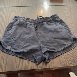 American Eagle size Small black short